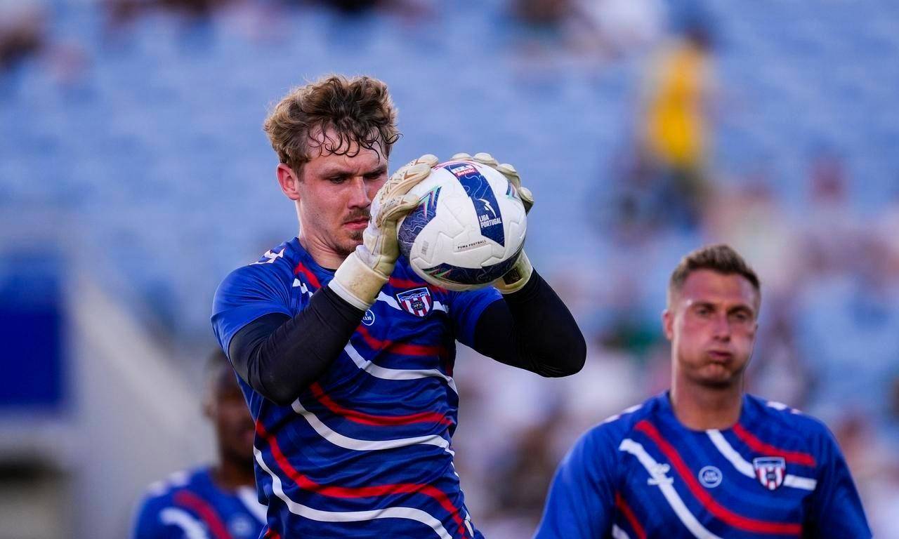 包含桑德兰主场惨败，保级压力加大的词条